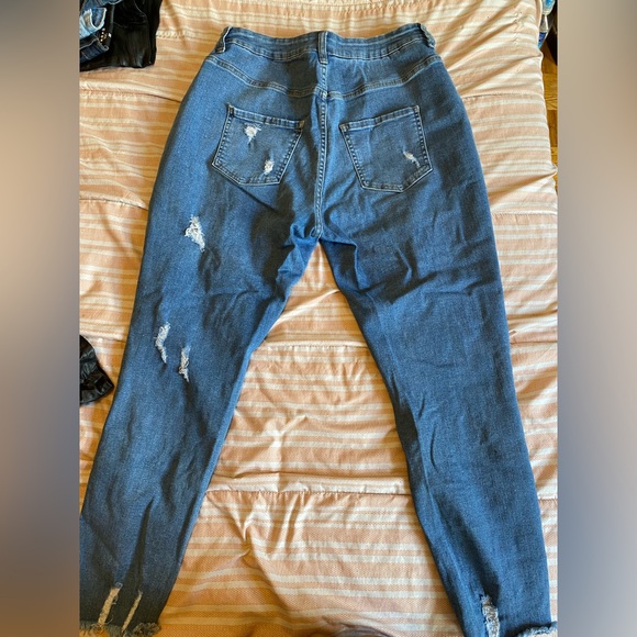 Ripped jegging jeans - Picture 3 of 3